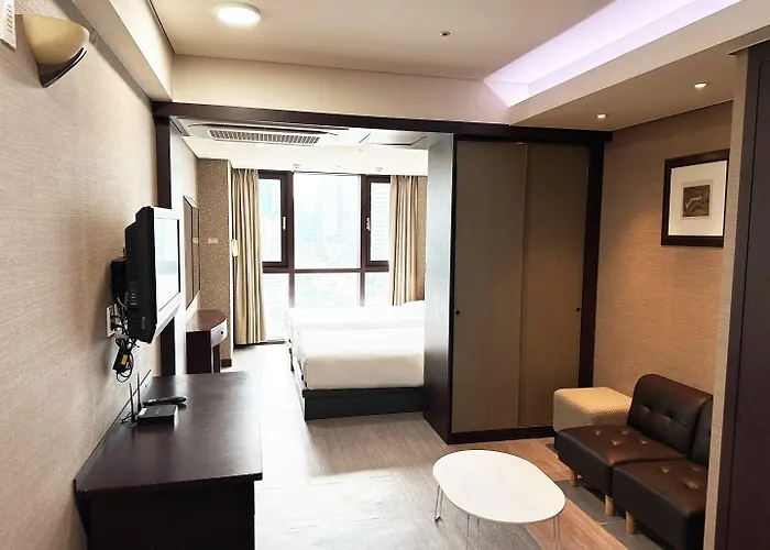 Centum Hotel 3*